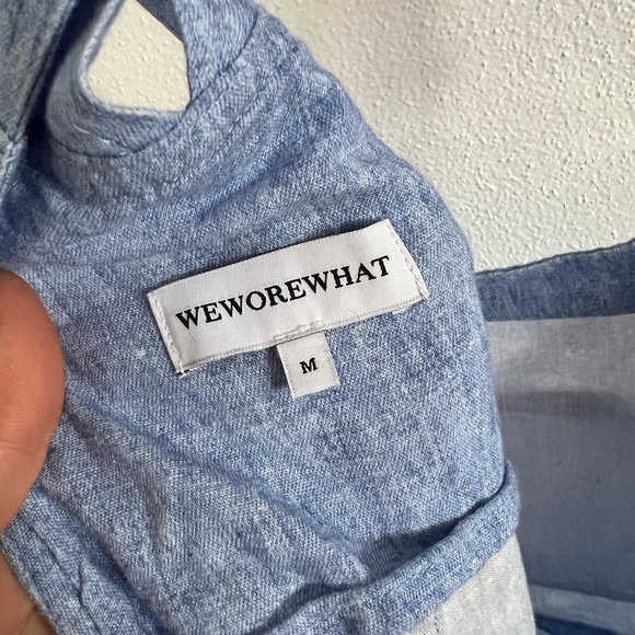 WEWOREWHAT Basic Linen Overall in Denim Light Wash, size medium - Picture 5 of 7